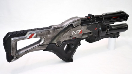 Rifle N7 y Rifle de Asalto M8 (Mass Effect)